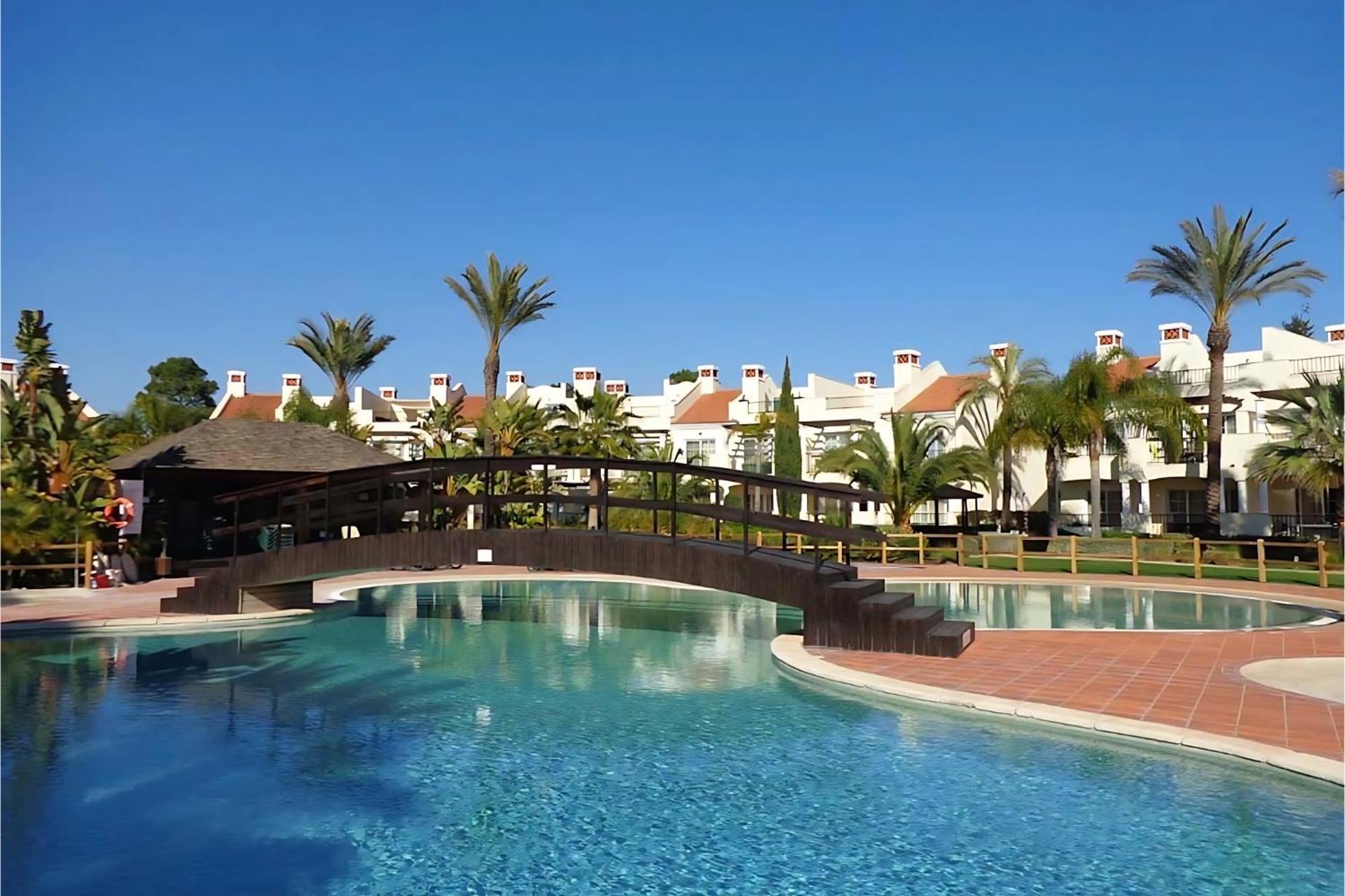 Luxury 3 Bedroom Apartment On Gated Complex Quarteira Exteriör bild